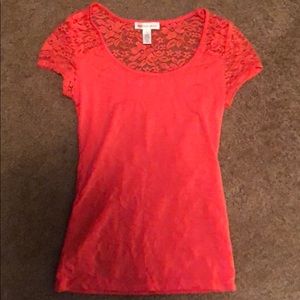 Short sleeve shirt with lace top